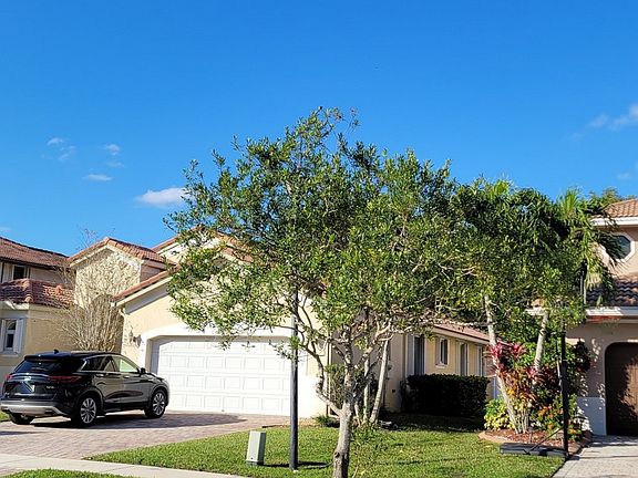 3rd image of 8225 Phoenician Ct