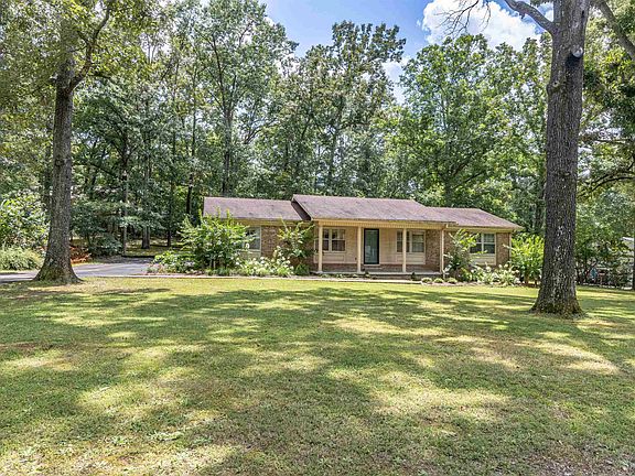 3rd image of 1057 Country Club Ln