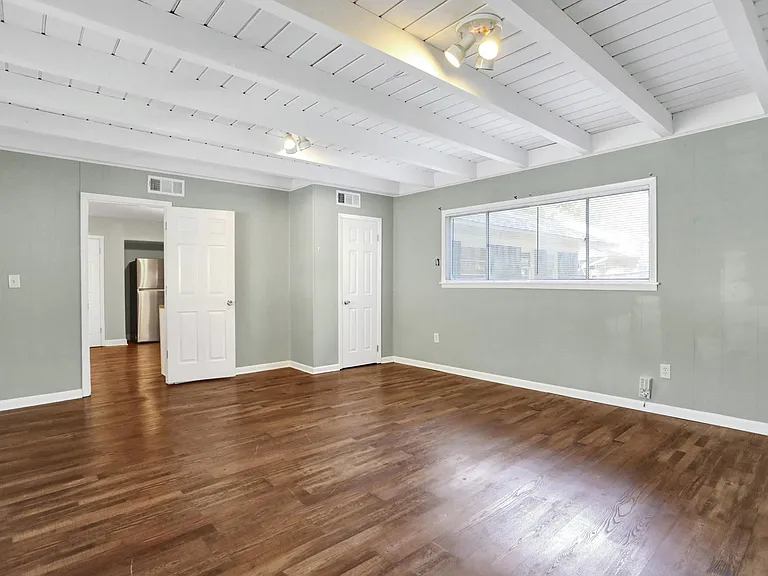 1118 S Perkins Rd — Photo 14