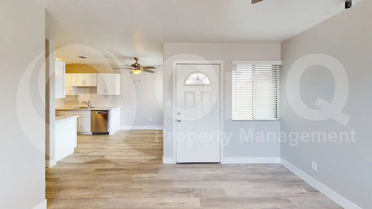 2 bed, 1.0 bath, 795 sqft, $1,199 — Photo 2