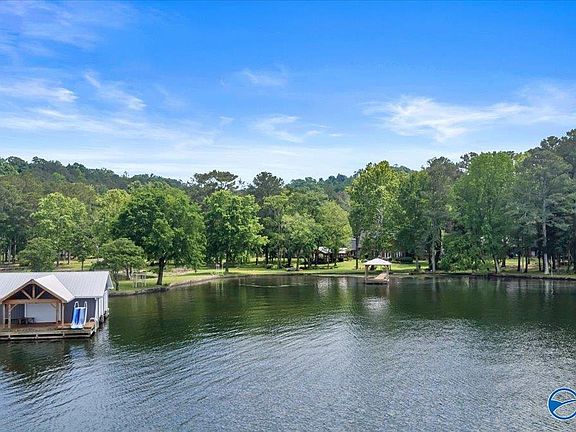4th image of 1788 Lakeshore Dr