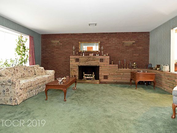 4th image of 927 Hillsdale Ave