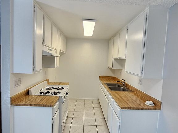 4th image of 1639 W 219th St