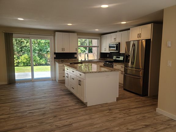 3rd image of 17006 NE 106th St