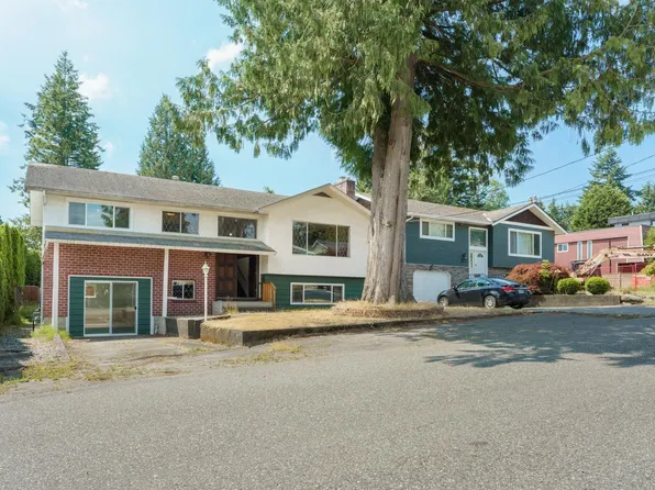 15732 Goggs Ave, White Rock, BC V4B 2N7