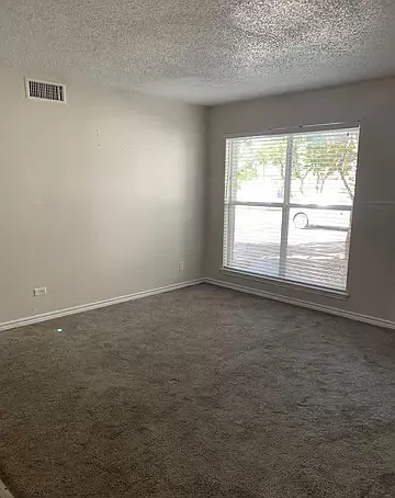 1403 Jackson Keller Rd — Photo 15