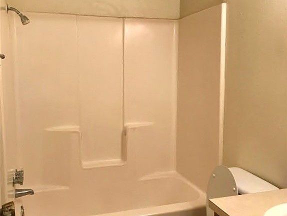 5th image of 501 Boyett St APT A