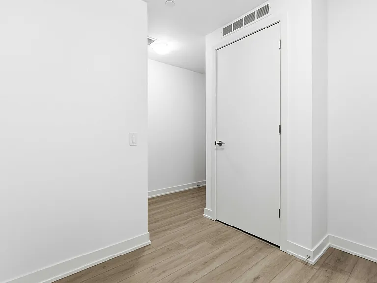 7439 Kingston Rd — Photo 39