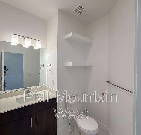506 W 2200 N — Photo 29