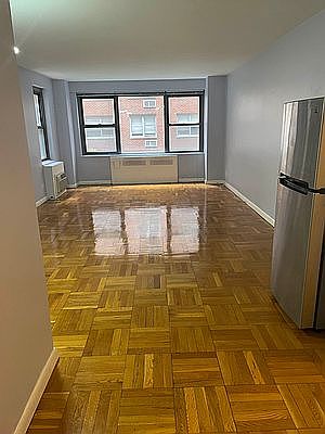 3rd image of 420 E 55th St APT 2A