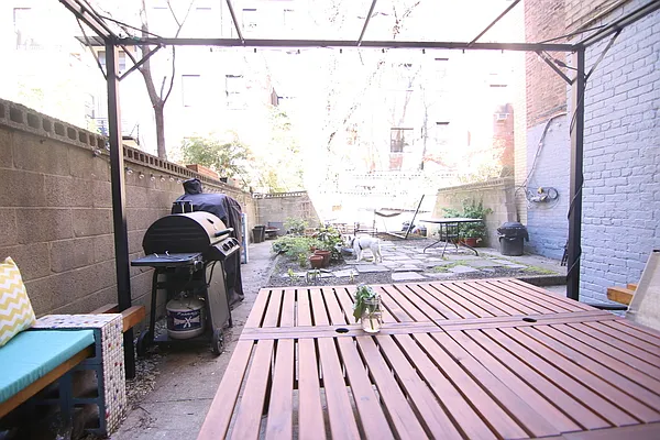 Rented by America Mecca Realty LLC | media 7