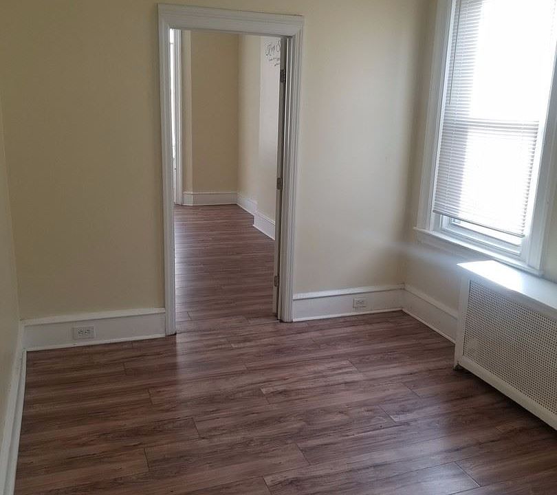2nd image of 1111 W Lehigh Ave APT 2