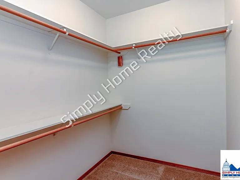 4100 Campus Green Dr NE — Photo 14