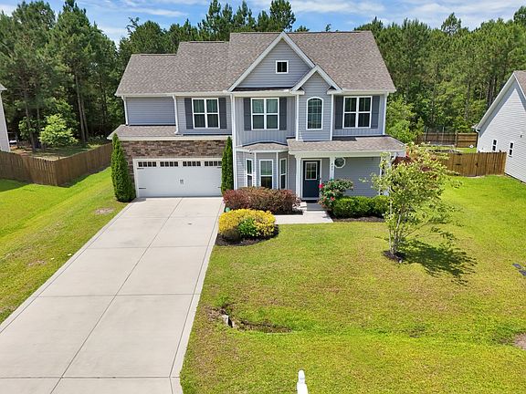 2nd image of 405 Belhaven Ct