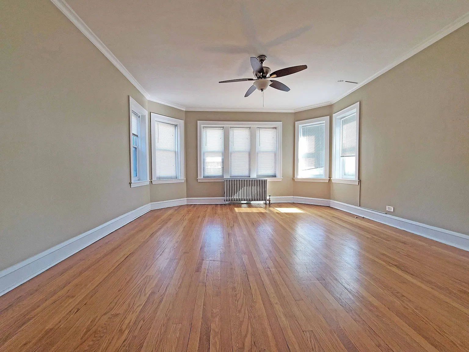 2 bed, 1200 sqft, $2,100 — Photo 2