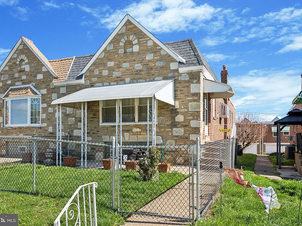 1st image of 2307 Oakmont St