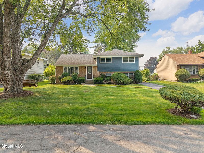 3rd image of 114 Orlando Avenue