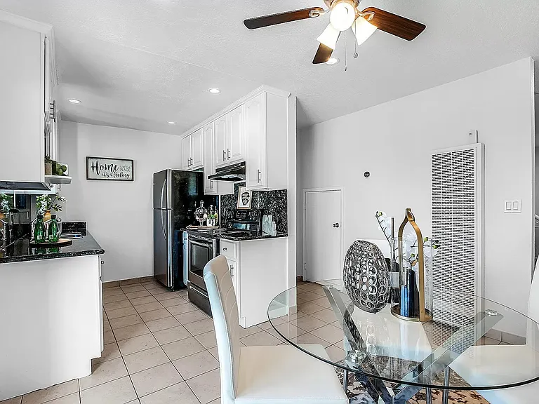 4504 Thornton Ave — Photo 8