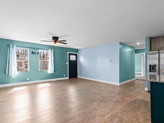 3rd image of W882 Hyacinth ROAD