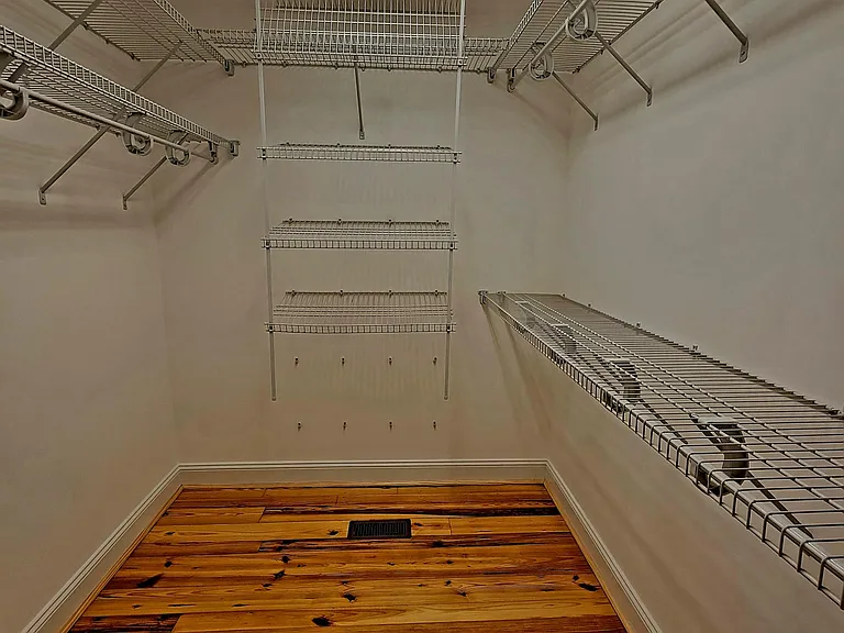 2020 Wolcott Ave — Photo 15