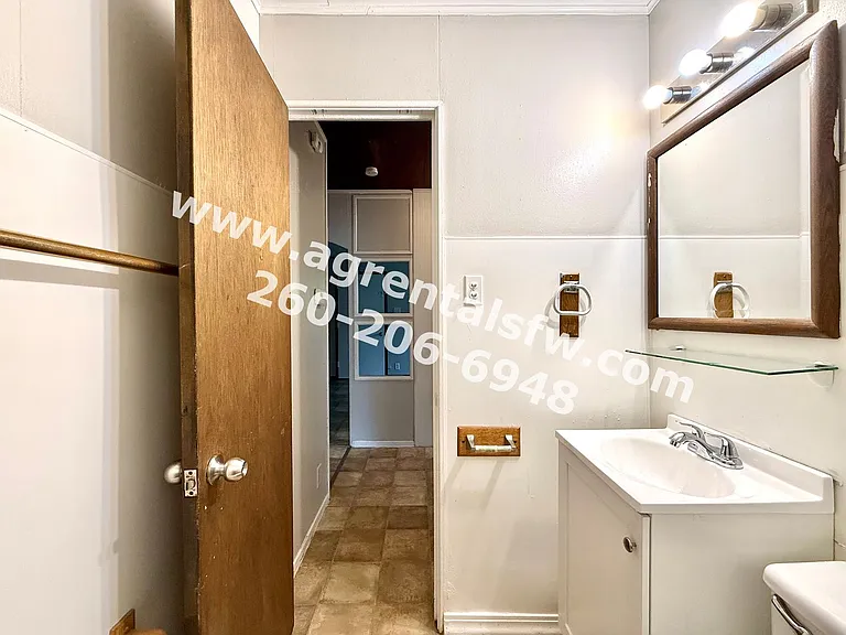 1730 Scotsdale Dr — Photo 6