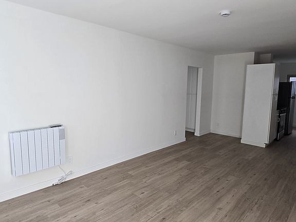 2nd image of 4311 Coldwater Canyon Ave #1