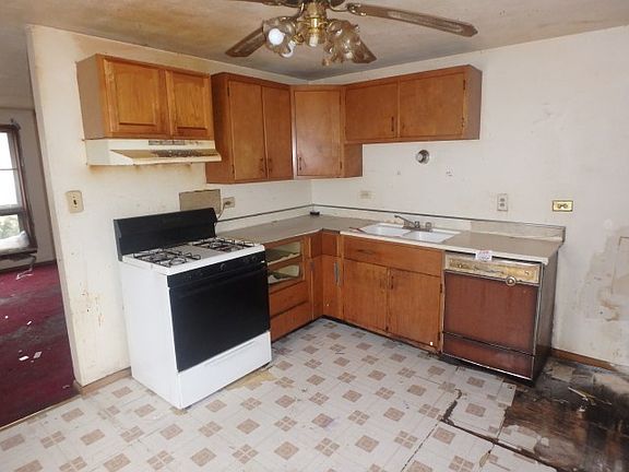 3rd image of 13136 S Eberhart Ave