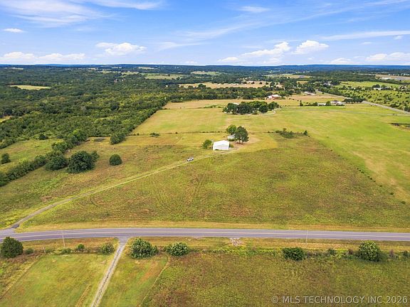 5th image of 29982 Dustin Rd