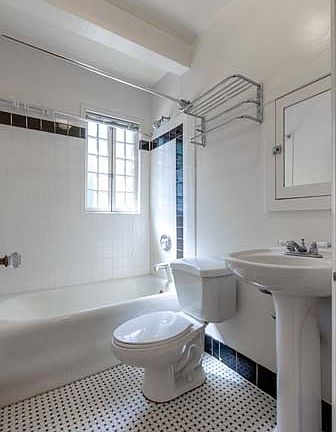 3rd image of 708 NW 20th Ave #203