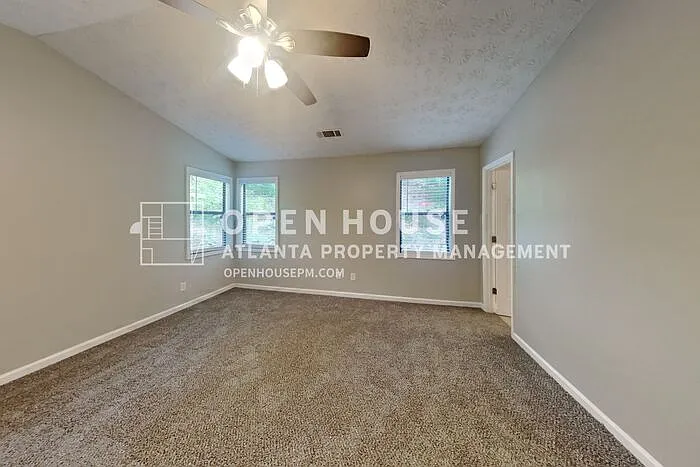 815 Riverstone Ln — Photo 21