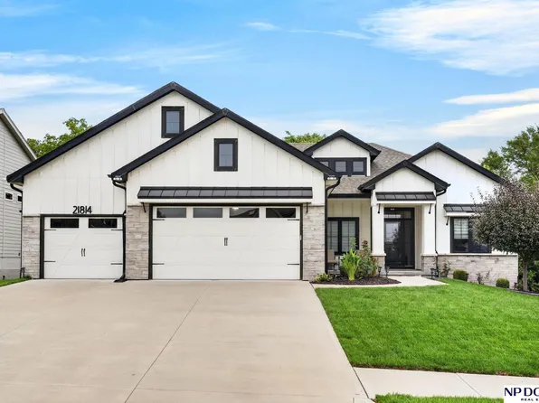 21814 H St, Elkhorn, NE 68022