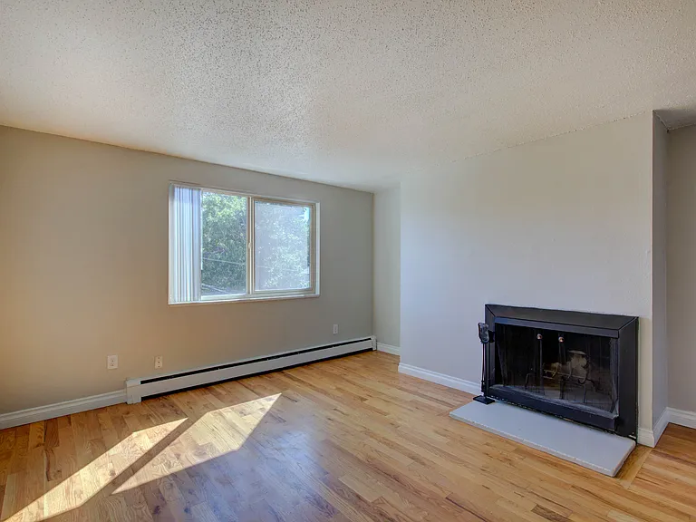 222 Logan — Photo 47