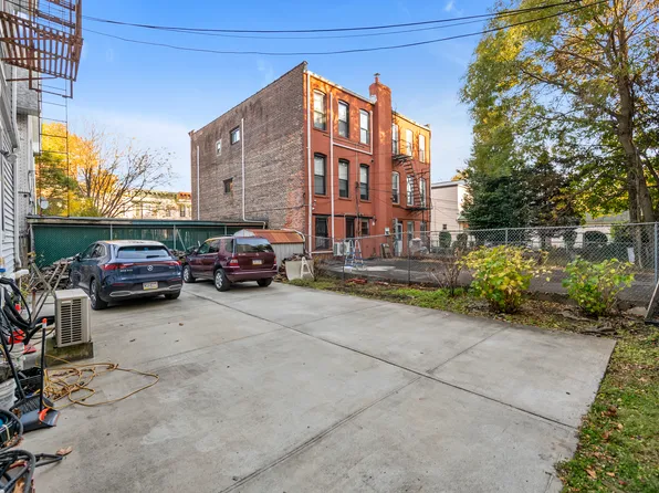 1414 Avenue H image 21 of 25