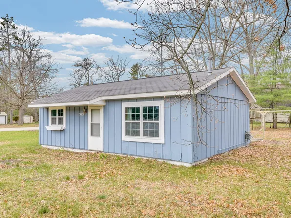 9757 N Cut Rd, Roscommon, MI 48653