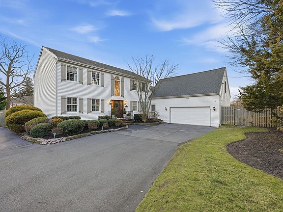 2nd image of 3 Meetinghouse Ln