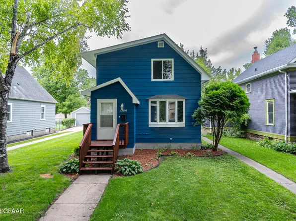 1006 Walnut St, Grand Forks, ND 58201
