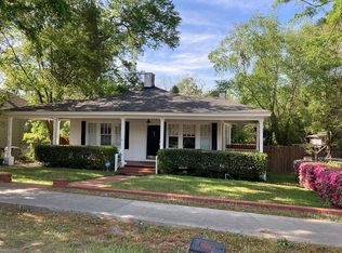 608 Hampton St, Camden, SC 29020