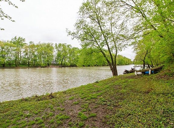 2nd image of 110 Ellis Riverview Ct