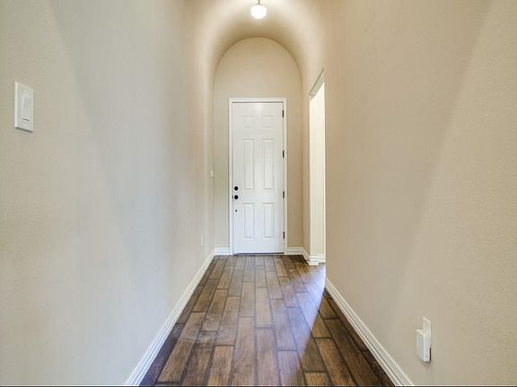 4th image of 2406 Hollon Dr