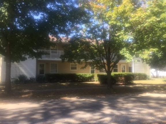 3rd image of 8 S Saint Clair St