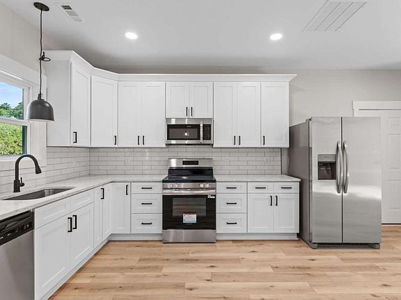 3rd image of 297 Wilshire Rd NE