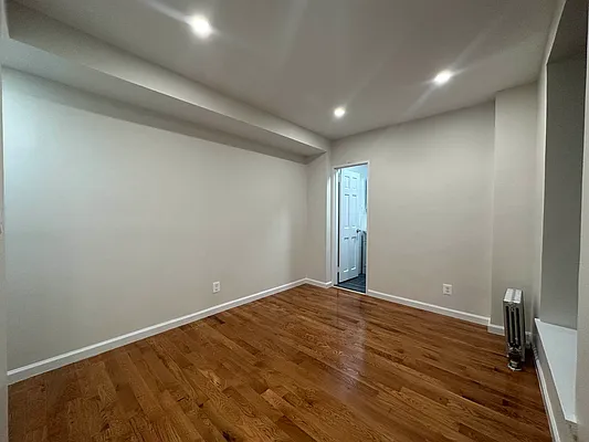 Rented by Oxford Property Group | media 8