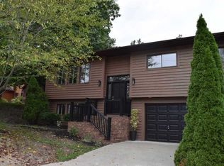 567 Fairwood Rd, Huntington, WV 25705