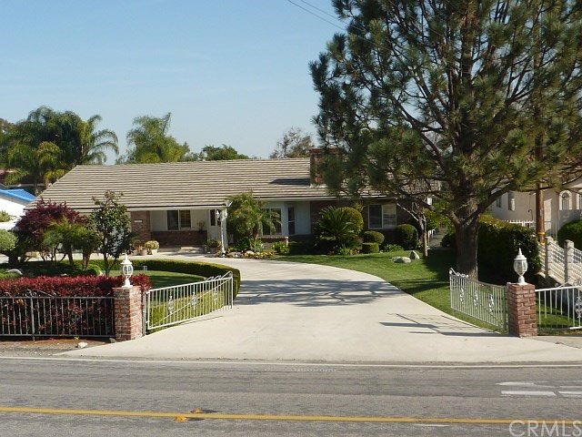 1st image of 2412 N Mountain Dr