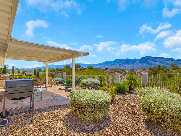 10380 N Hacienda Hermosa Dr — Photo 12