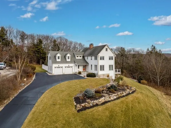 15 Chestnut Hill Dr, Webster, MA 01570