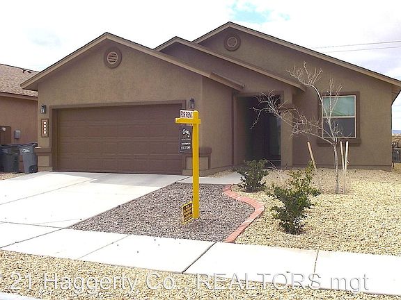 2nd image of 4945 Adrian Campos St