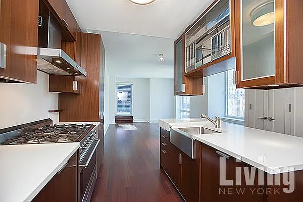 Rented by Living New York | media 13