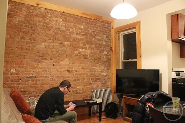 Rented by EXR | media 33