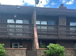 1103 Kenneth Cir, Elgin, IL 60120